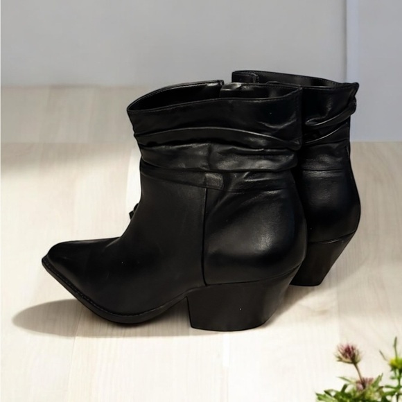 Vince Camuto Nerlinji Elegant Black Women's Ankle Boots. Like New. - Picture 4 of 16